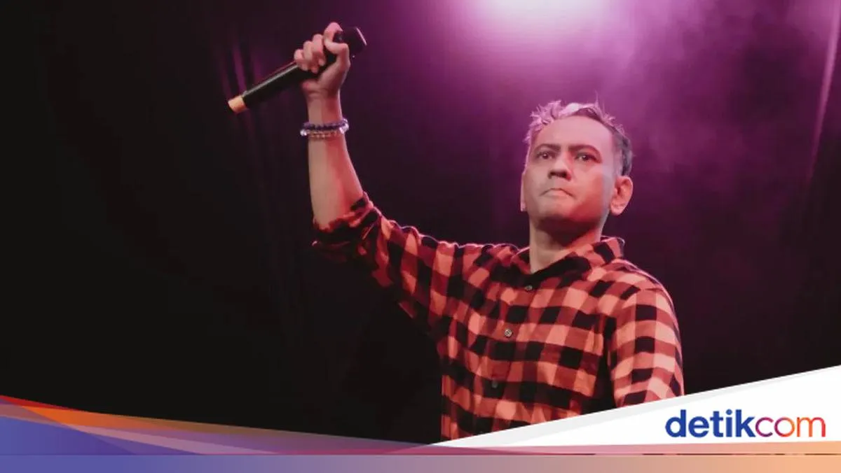 Vokalis Element Lucky Widja Meninggal Dunia pada Usia 49 Tahun