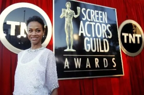Zoe Saldana Catat Rekor sebagai Aktris dengan Pendapatan Box Office Tertinggi Sepanjang Masa