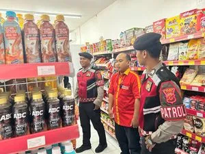 Sat Samapta Polres Ciamis Cek Stok dan Harga Bahan Pokok di Ritel Modern