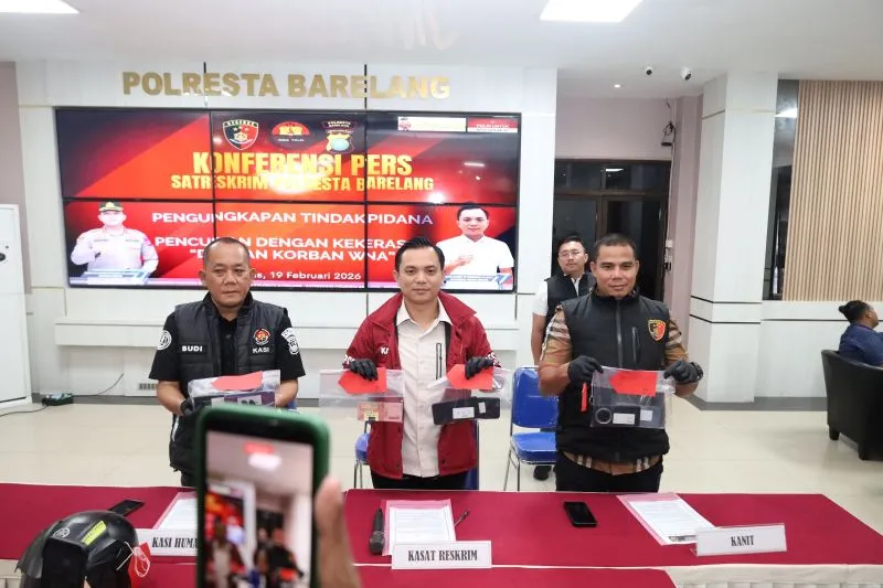 Polisi Tangkap Tiga Terduga Pemeras WNA Malaysia Lewat Aplikasi Kencan di Batam