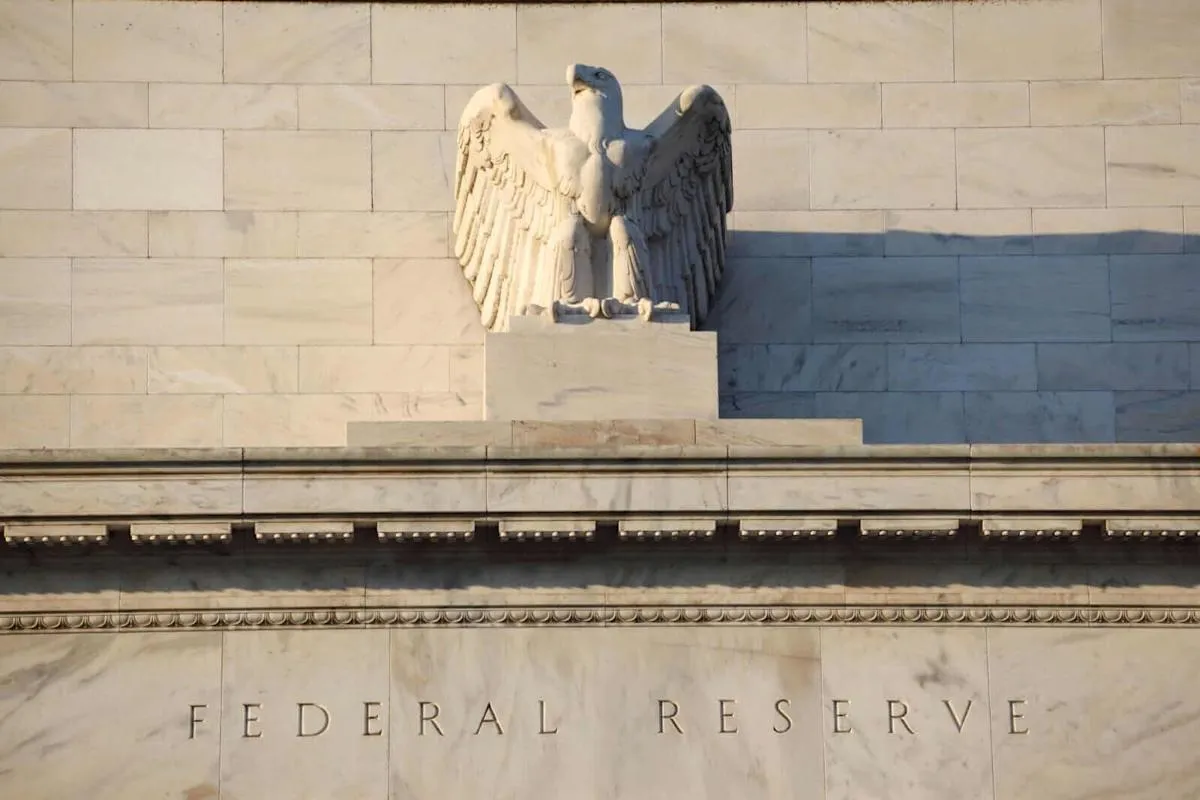 Dolar Menguat Tipis Usai Spekulasi Calon Ketua The Fed dan Data Manufaktur AS