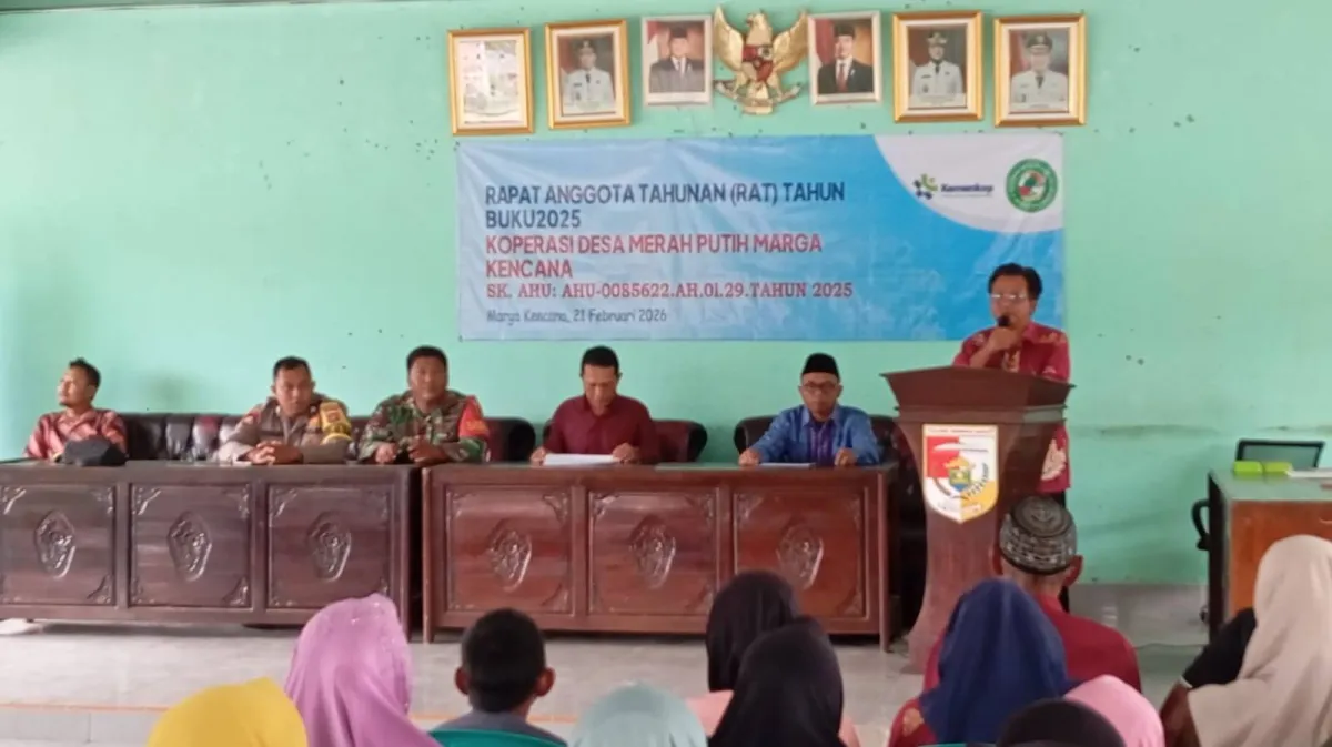 Babinsa Serda Erwan Hadiri RAT Koperasi Desa Merah Putih Margakencana Tahun Buku 2025