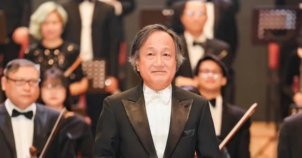 Tran Vuong Thach Pimpin Konser Seri Master: Musik Johann Sebastian Bach, Vol. 2 di Konservatorium Musik Kota Ho Chi Minh