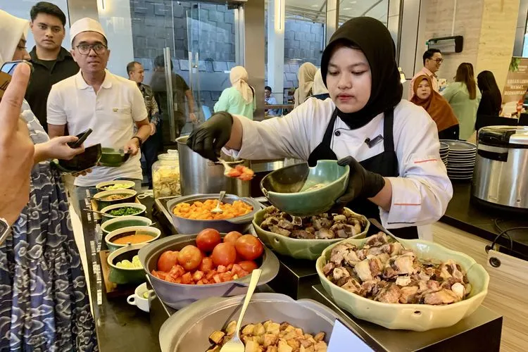 Bolehkah Memesan Makanan di Luar Menu di Restoran Hotel?