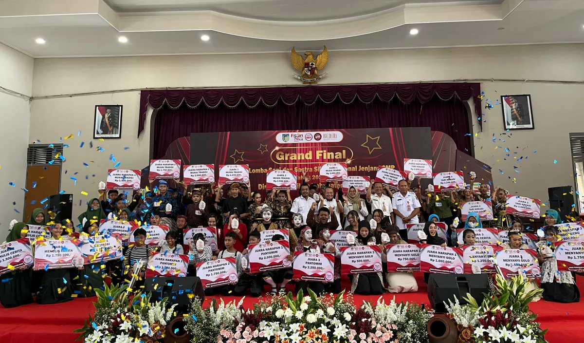 Grand Final FLS3N SMP di Kediri Digelar, Ratusan Siswa Tampilkan Bakat Seni dan Sastra