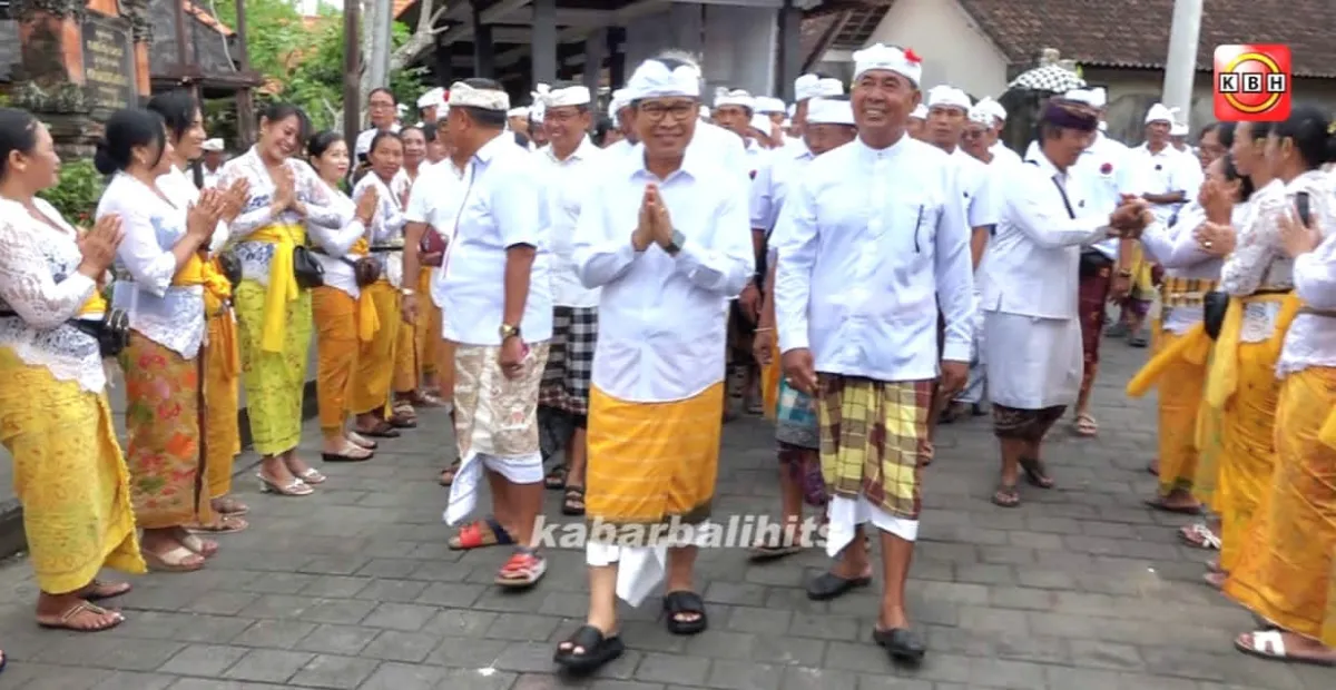 Bupati Badung dan Ketua DPRD Hadiri Karya Ngodak Pelawatan di Pura Dalem Sakenan Munggu