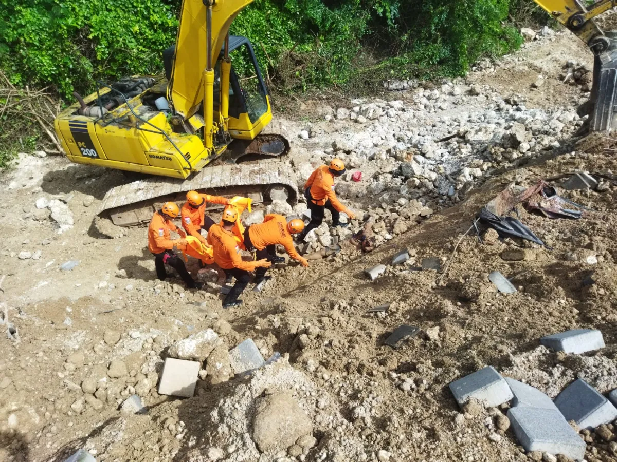 Longsor di Proyek Ungasan Badung, Tiga Pekerja Tertimbun: Dua Meninggal, Satu Selamat
