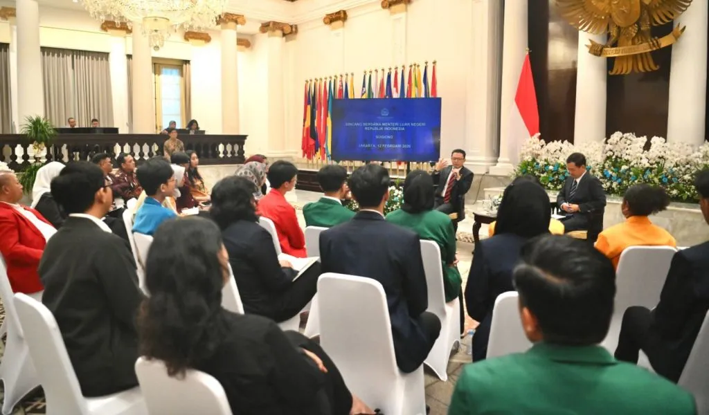 Menlu Sugiono Berdialog dengan Mahasiswa, Bahas Arah Diplomasi Indonesia