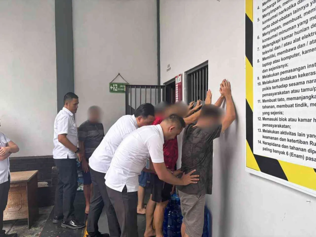 Rutan Kelas IIB Bengkulu Gelar Razia Rutin di Blok Hunian untuk Cegah Gangguan Keamanan