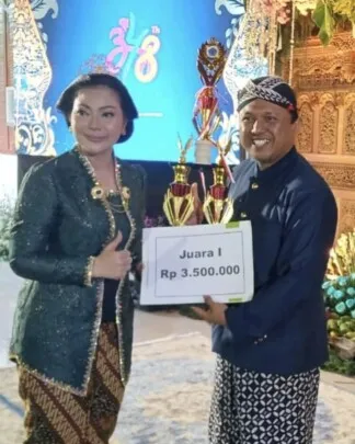 Seni Burok Antar Kecamatan Losari Juara Pertama Kirab Budaya Hari Jadi Brebes ke-348