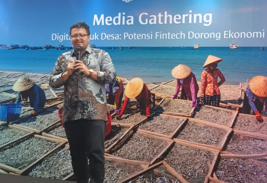 OJK: Pendanaan Bank ke Pinjol Capai Rp60,79 Triliun, Ekonom Nilai Imbal Hasil Lebih Menarik