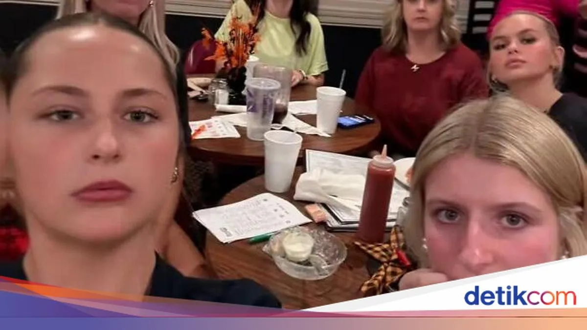 Tren Pose Foto Ala Ibu-ibu Facebook Viral, Gen Z Ikut Meniru