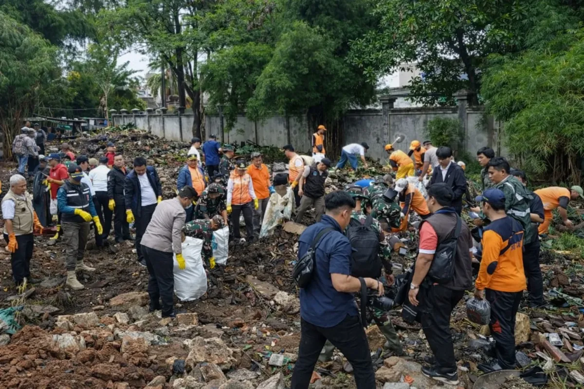 Pemprov DKI Jadwalkan Kerja Bakti Rutin Setiap Selasa dan Jumat di Lingkungan Pemerintahan