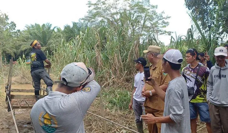 Warga Santan Ulu Mengandalkan 11 Kereta Gantung untuk Melintas Kebun Sawit dan Sungai Habitat Buaya