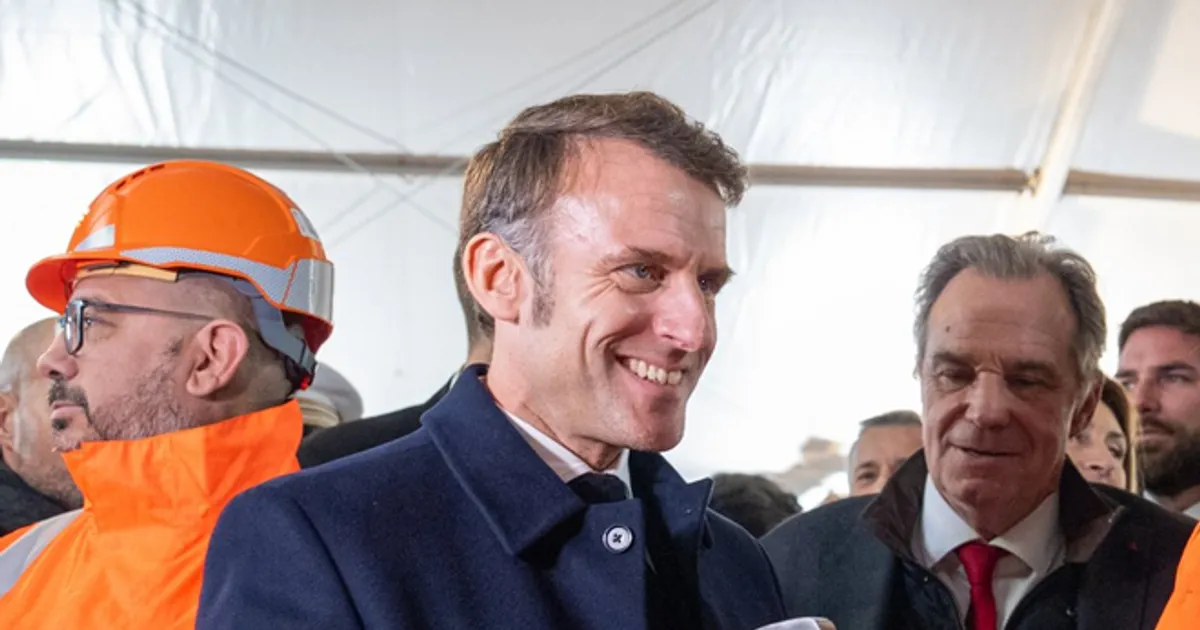 Macron Dorong Uni Eropa Lanjutkan Dialog dengan Rusia