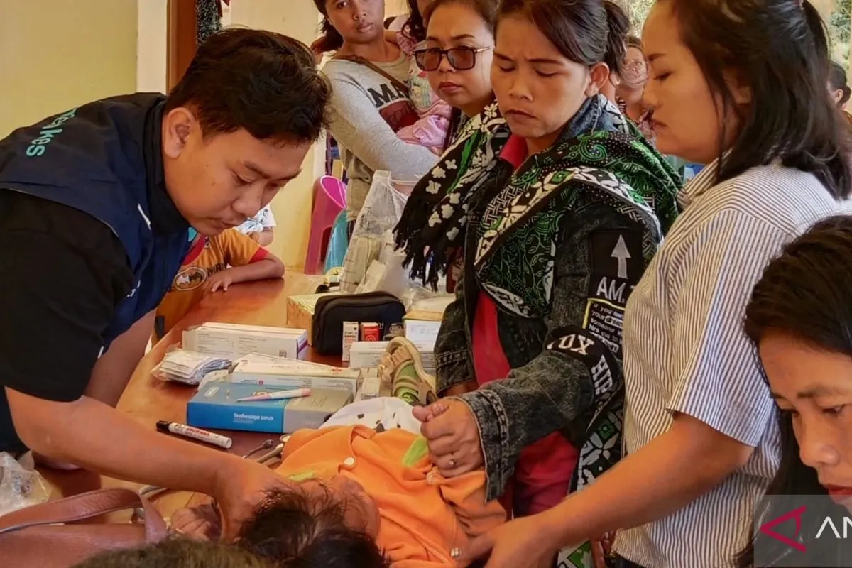 Kemenkes dan IDI Perkuat Layanan Kesehatan bagi Penyintas Longsor di Desa Sibalanga, Taput