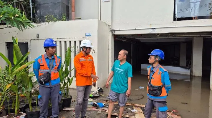 PLN Imbau Warga Waspada Bahaya Listrik saat Cuaca Ekstrem, Ini Tiga Langkah Saat Terjadi Genangan