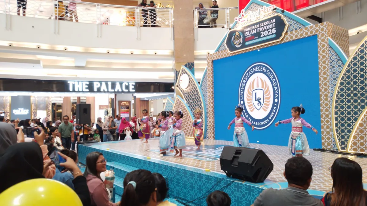 Penampilan Siswa Labschool Unesa Meriahkan Pameran Sekolah Islam Favorit 2026 di Royal Plaza Surabaya