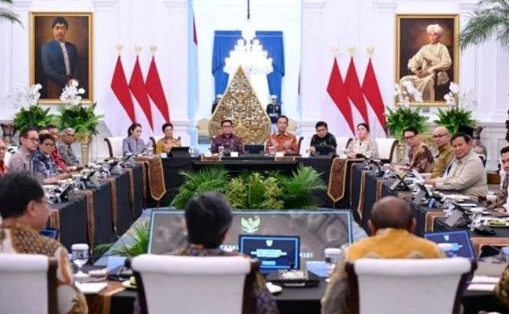 Presiden Prabowo Bertemu Mantan Menlu dan Tokoh Diplomasi di Istana Merdeka