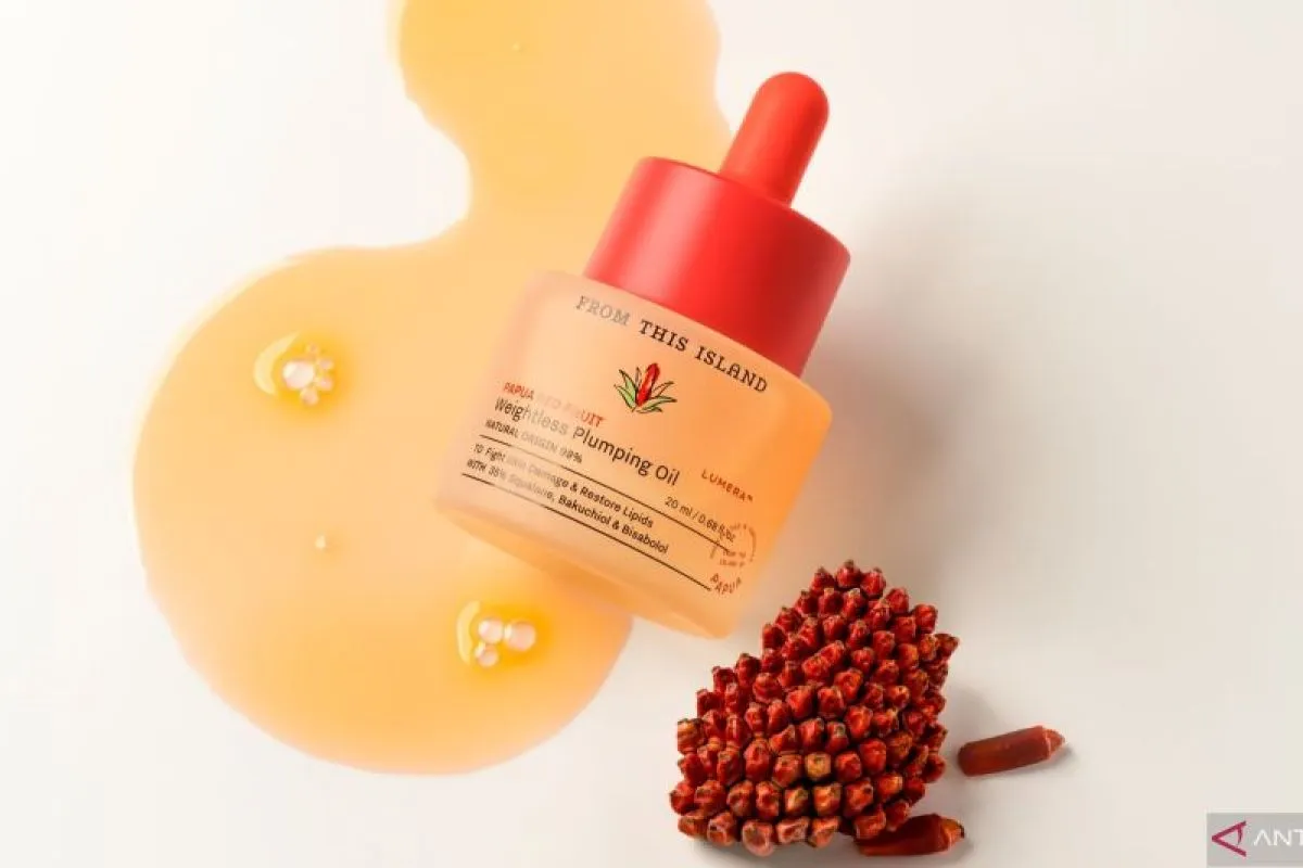 Penata rias bagikan cara memakai face oil dalam tahapan skincare