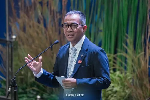 Kemdiktisaintek KajI Kolaborasi Kampus-Industri untuk Percepat Hilirisasi Riset Sawit Berkelanjutan