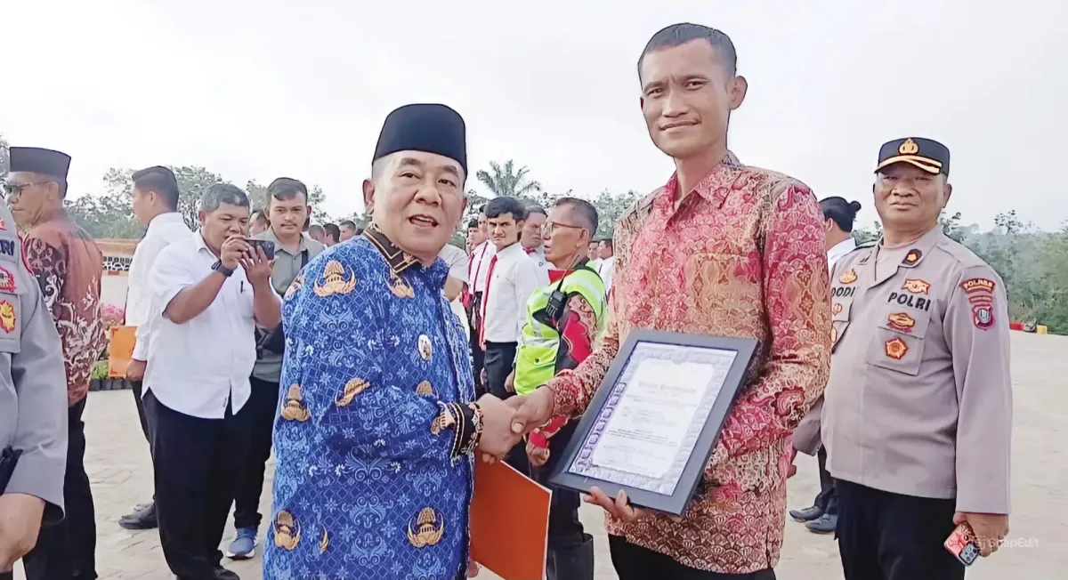 Warga Kotapinang Terima Penghargaan Usai Selamatkan Ibu yang Disandera