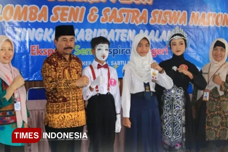 FLS3N SMP Kabupaten Malang Digelar di Kepanjen, Ratusan Pelajar Unjuk Bakat Seni dan Sastra