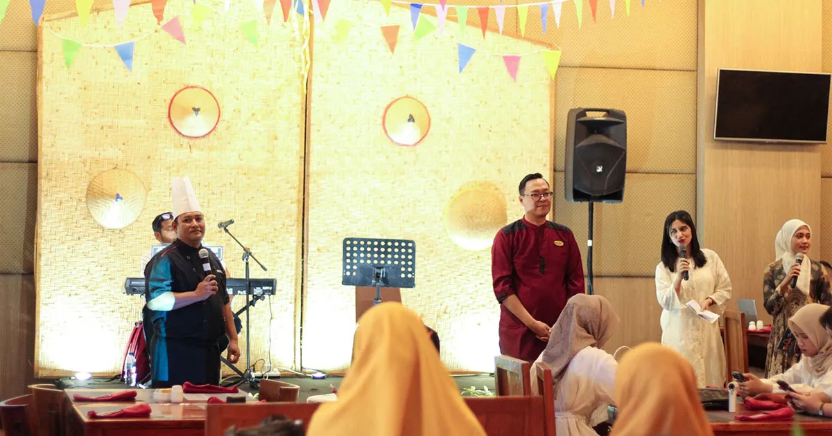 Hotel Santika Banyuwangi Luncurkan Program KURMA dengan Tema East Street Food untuk Buka Puasa