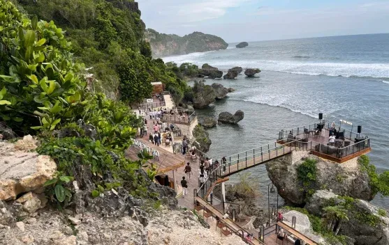 Pemkab Gunungkidul Tertibkan Perizinan Usaha Wisata Pesisir Usai Audit Tata Ruang 2024