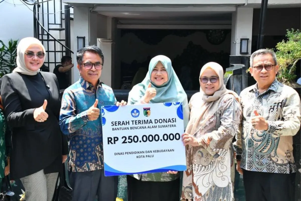 Pemkot Palu Salurkan Donasi Rp250 Juta untuk Pemulihan Pendidikan Pascabencana di Padang