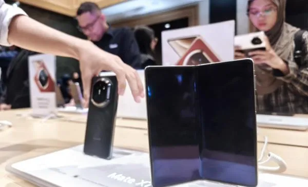 Huawei Rilis Mate X7 di Jakarta, Ponsel Lipat Ultra-tipis dengan Ketahanan IP58 dan IP59