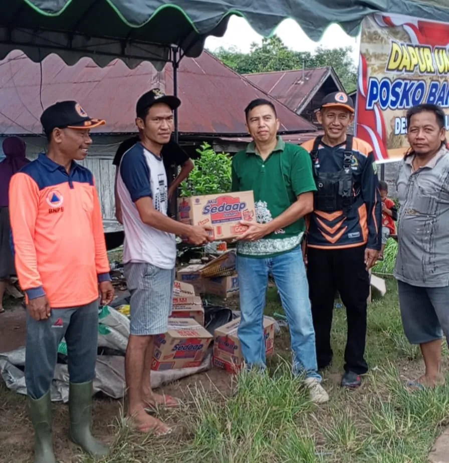Pemkab Barito Timur Salurkan Bantuan Bahan Pokok ke Dapur Umum Desa Matabu dan Jaar untuk Warga Terdampak Banjir