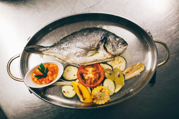 Studi: Rutin Makan Ikan Dikaitkan dengan Risiko Depresi Lebih Rendah