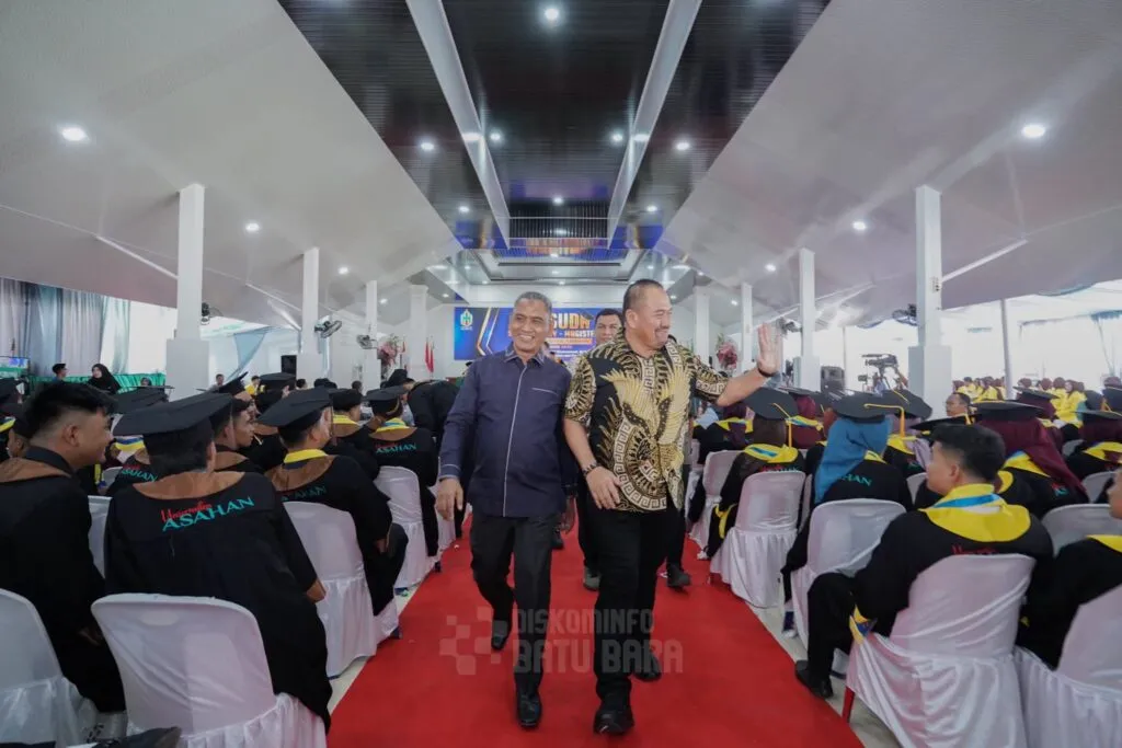 Bupati Batu Bara Hadiri Wisuda Universitas Asahan, Dorong Lulusan Lanjut Studi dan Berkontribusi bagi Masyarakat