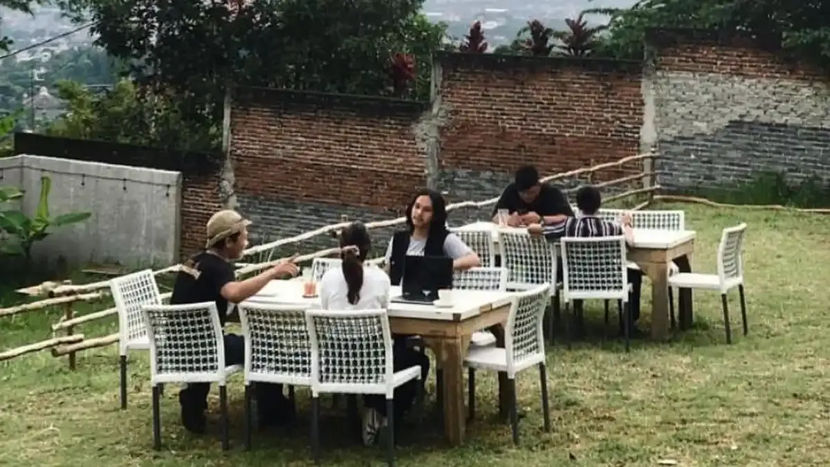 Sumedang Punya Sejumlah Spot Nongkrong Malam yang Populer di Kalangan Anak Muda