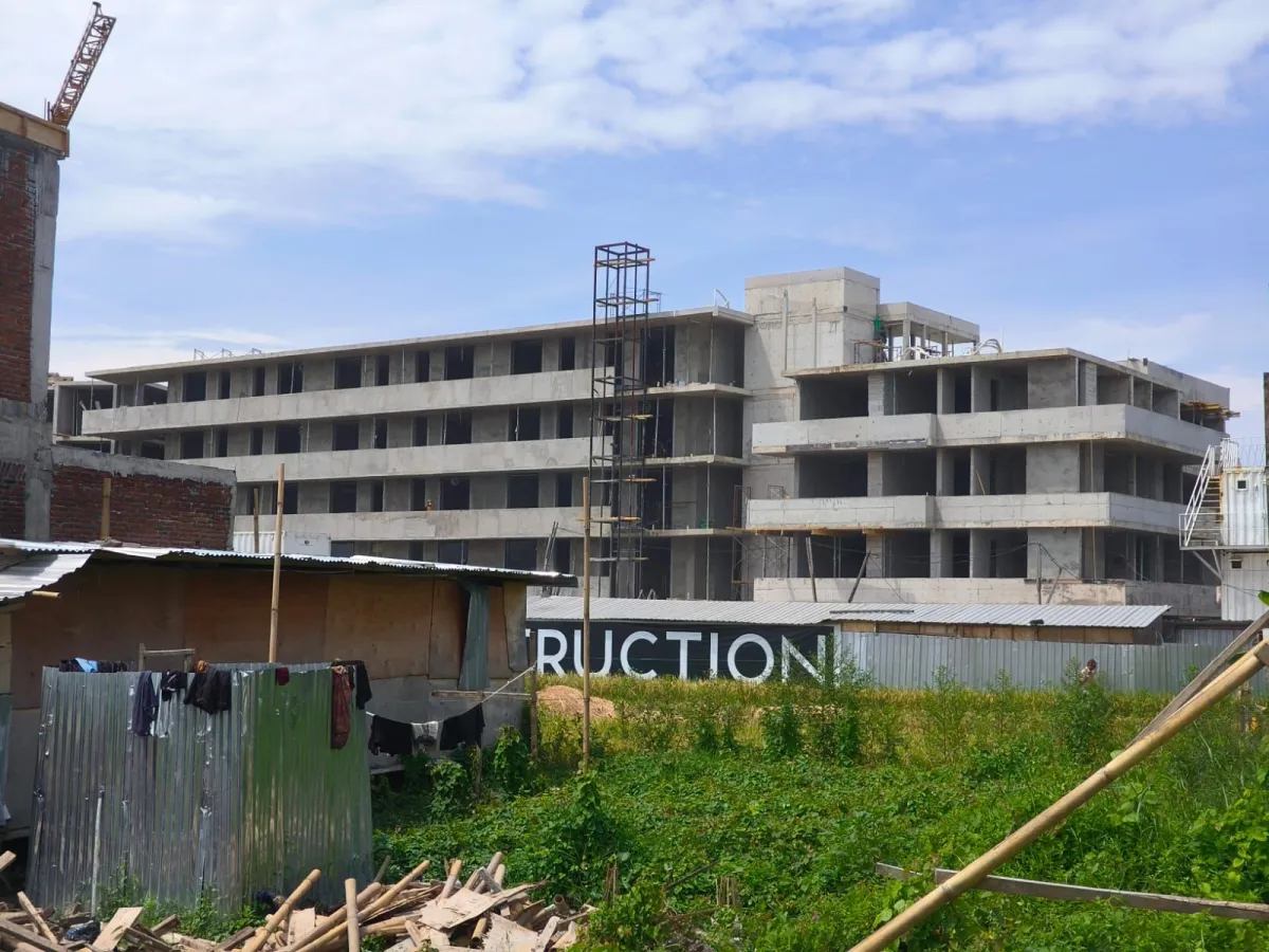 Satpol PP Badung Menyegel Proyek Kondotel di Cemagi karena Diduga Langgar PBG