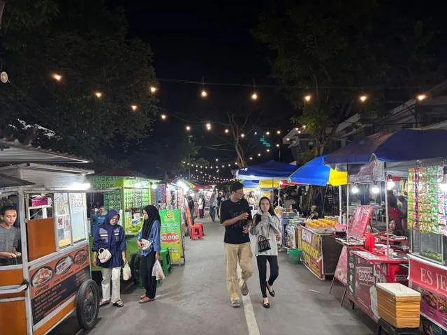 Baruga Street Food Palu Ramai Dikunjungi Pegawai Kantoran Usai Jam Kerja