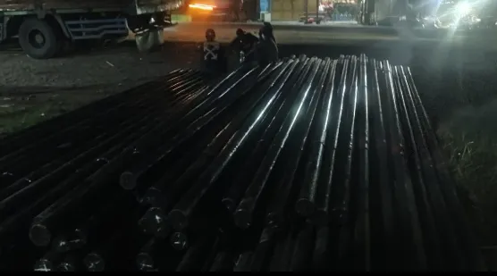 Warga Jayanti Protes Penurunan 332 Tiang Internet yang Disebut Belum Berizin