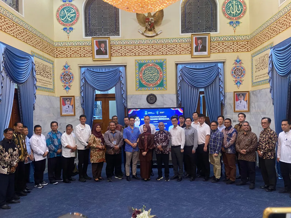 Pemkab Serang Teken MoU Pembangunan PLTS di Pulau Tunda untuk Percepat Akses Listrik