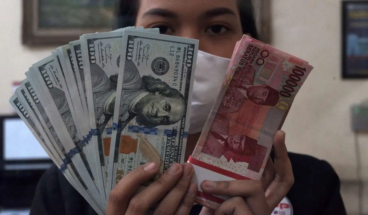 Rupiah Mendekati Rp 17.000 per Dolar AS, Pengusaha Cermati Pelemahan Kurs