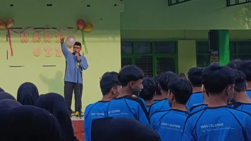 MAN 1 Sleman Peringati Hari Gizi Nasional Lewat Jalan Sehat dan Lomba Edukatif