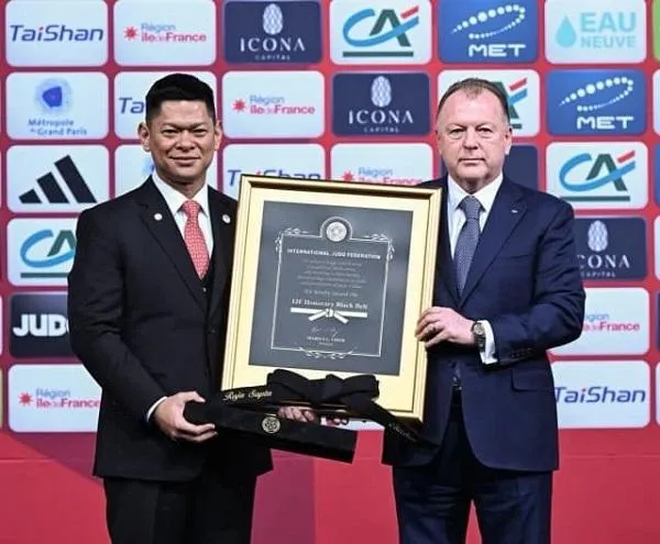 Oktohari Terima Honorary Black Belt dan Diamond Pin dari Federasi Judo Internasional di Paris