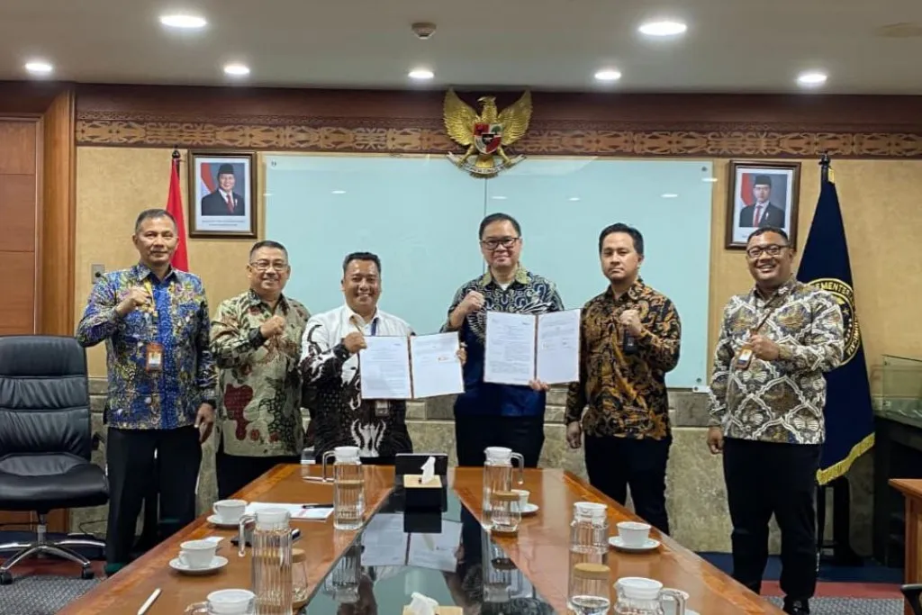 BPOLBF Teken MoU dengan Dua Investor untuk Kembangkan Wellness dan Agrowisata di Parapuar Labuan Bajo