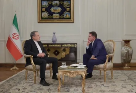 Iran Tegaskan Pilih Diplomasi dengan AS Sambil Bersiap Hadapi Kemungkinan Konflik
