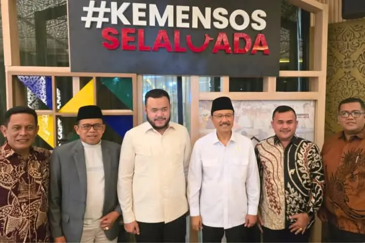 Wali Kota Padang Bahas Sekolah Rakyat dan Bantuan Pascabencana dengan Mensos