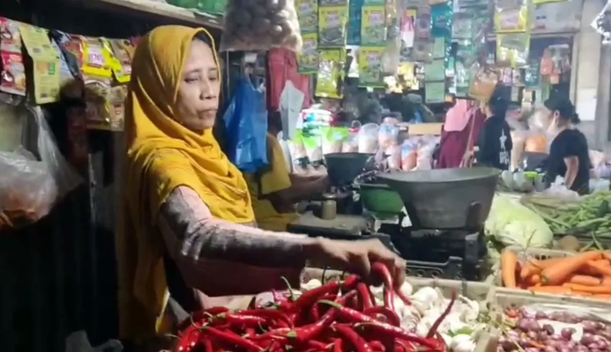 Harga Cabai dan Bawang di Pasar Dukuh Kupang Surabaya Masih Tinggi Hampir Dua Bulan