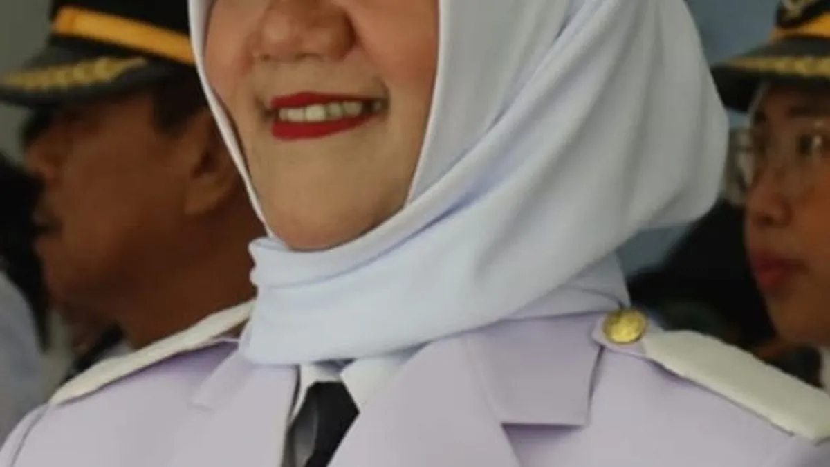 Betty Roslinda Watty, Camat Kalimanggis yang Menjalani Peran Ganda di Pemerintahan dan Musik