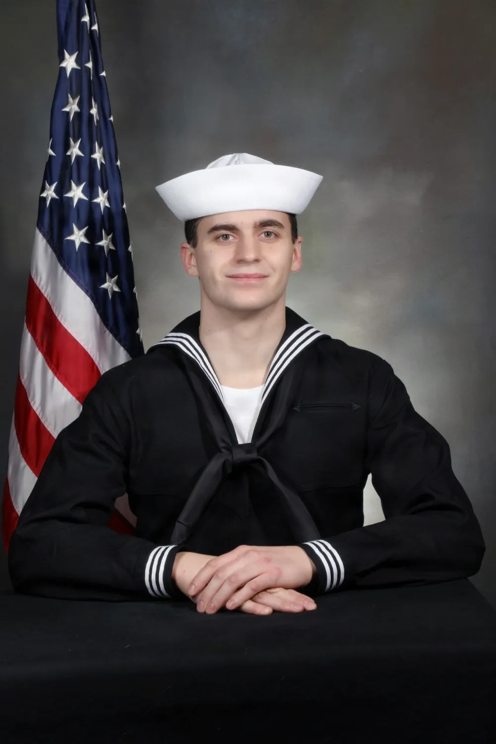 Collin Truax Raih Penghargaan Kecemerlangan Militer Usai Lulus dari Komando Pelatihan Rekrut Angkatan Laut AS