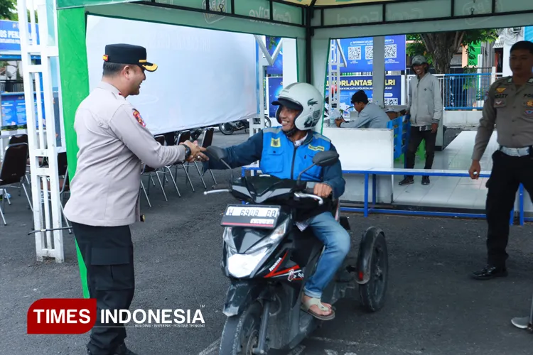 Polres Gresik Fasilitasi Penerbitan SIM D bagi Penyandang Disabilitas