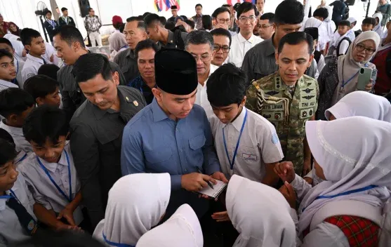 Wapres Gibran Tinjau Workshop AI Ready ASEAN di Bandung, Tekankan Literasi dan Etika AI bagi Pelajar